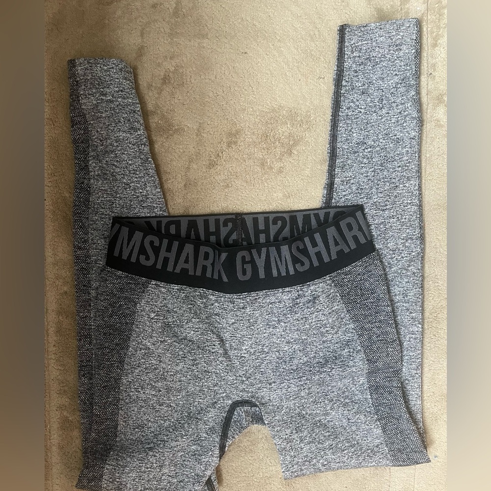 Gym shark leggings size small